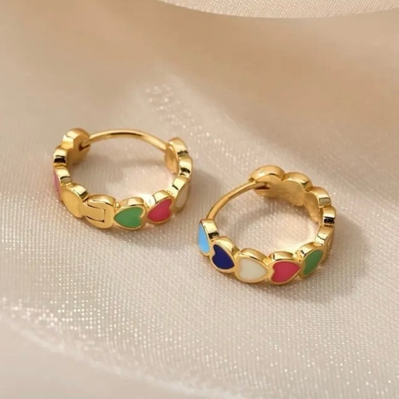 ✨ModCloth Tilly Colorful Hearts Gold Hoop Earrings - Picture 6 of 7